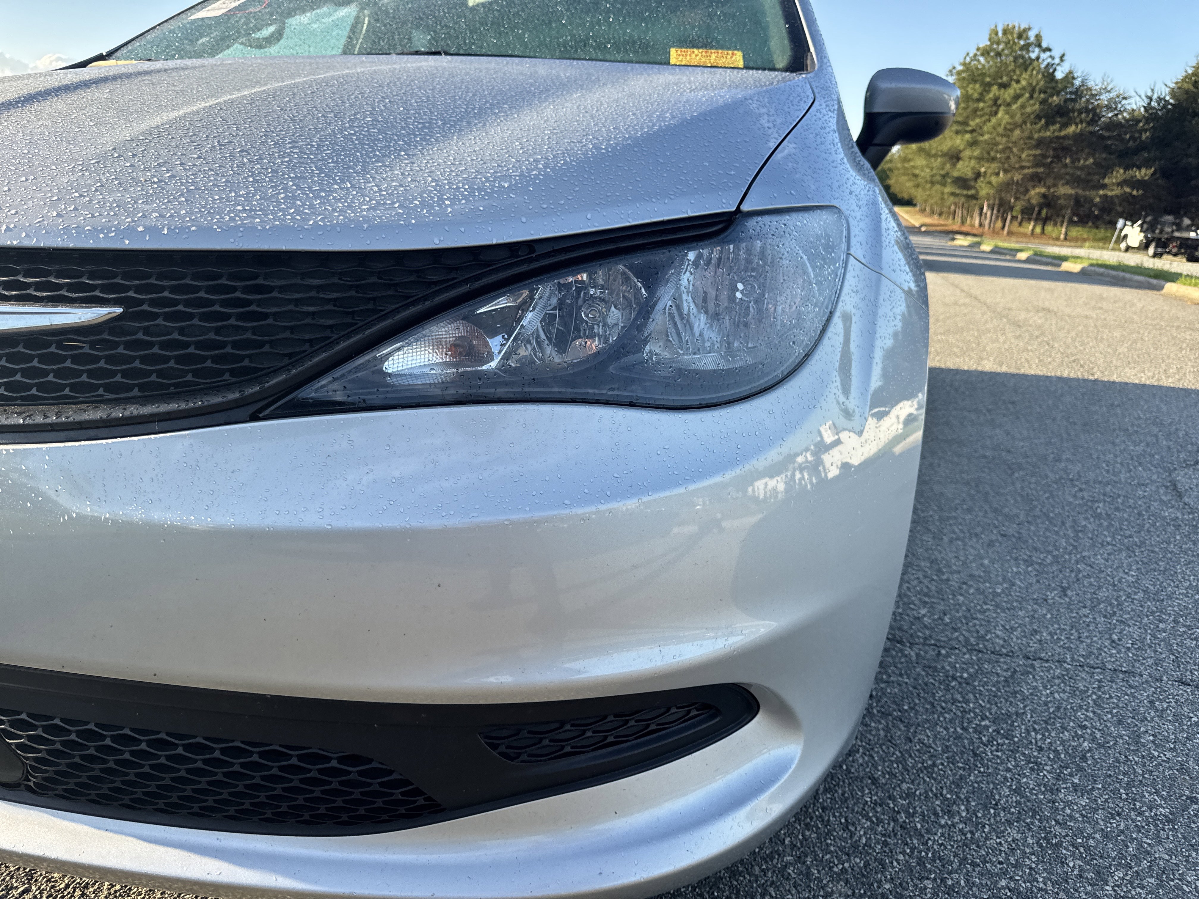 Used 2023 Chrysler Voyager LX image 6