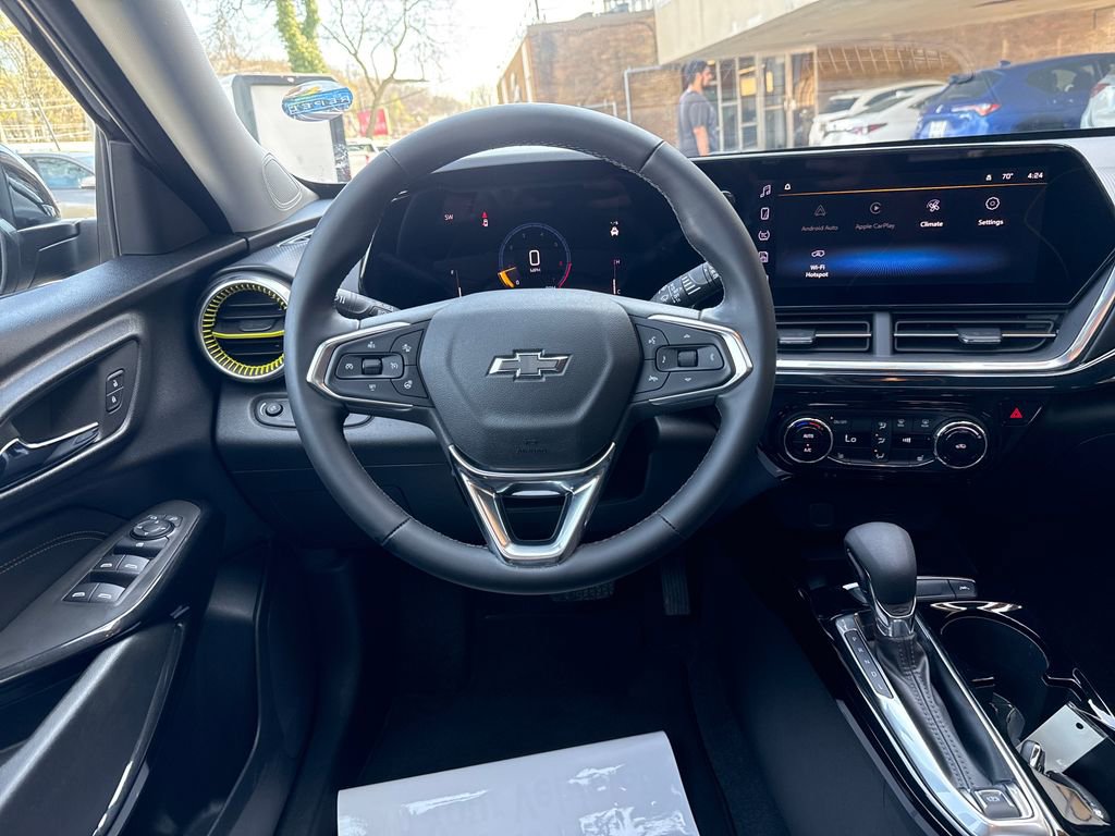 Used 2024 Chevrolet Trax ACTIV w/ Sunroof Package image 21