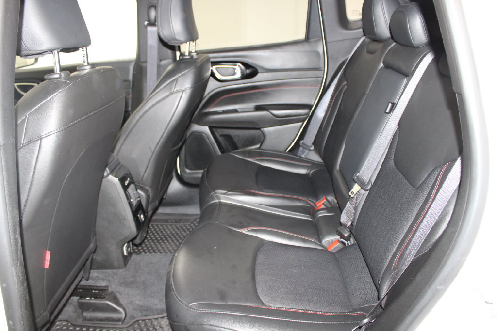 Used 2025 Jeep Compass Trailhawk AWD/4WD image 22