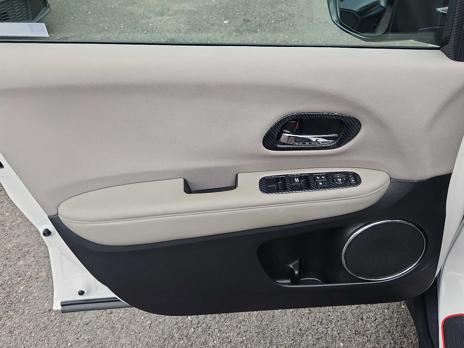 Used 2018 Honda HR-V EX image 12