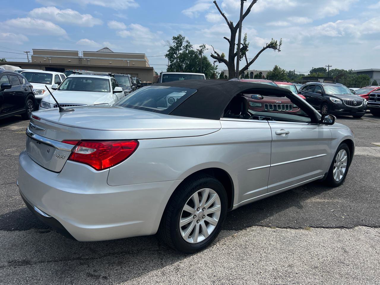 Used 2011 Chrysler 200 Touring image 6