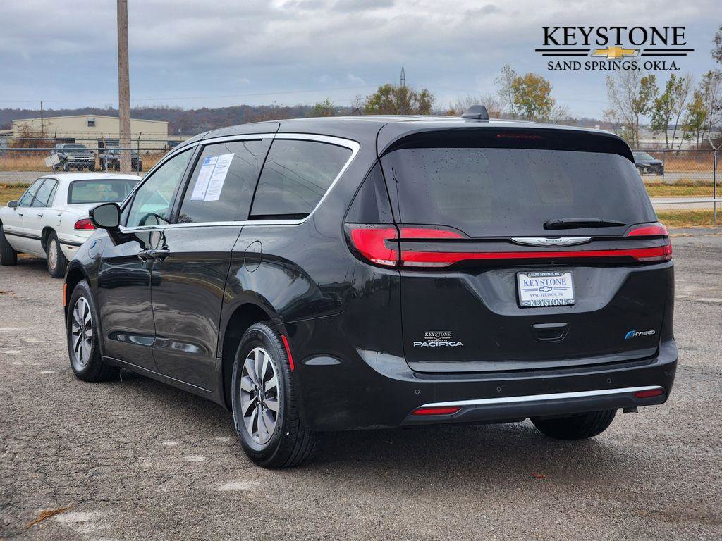 Used 2022 Chrysler Pacifica Touring-L image 7