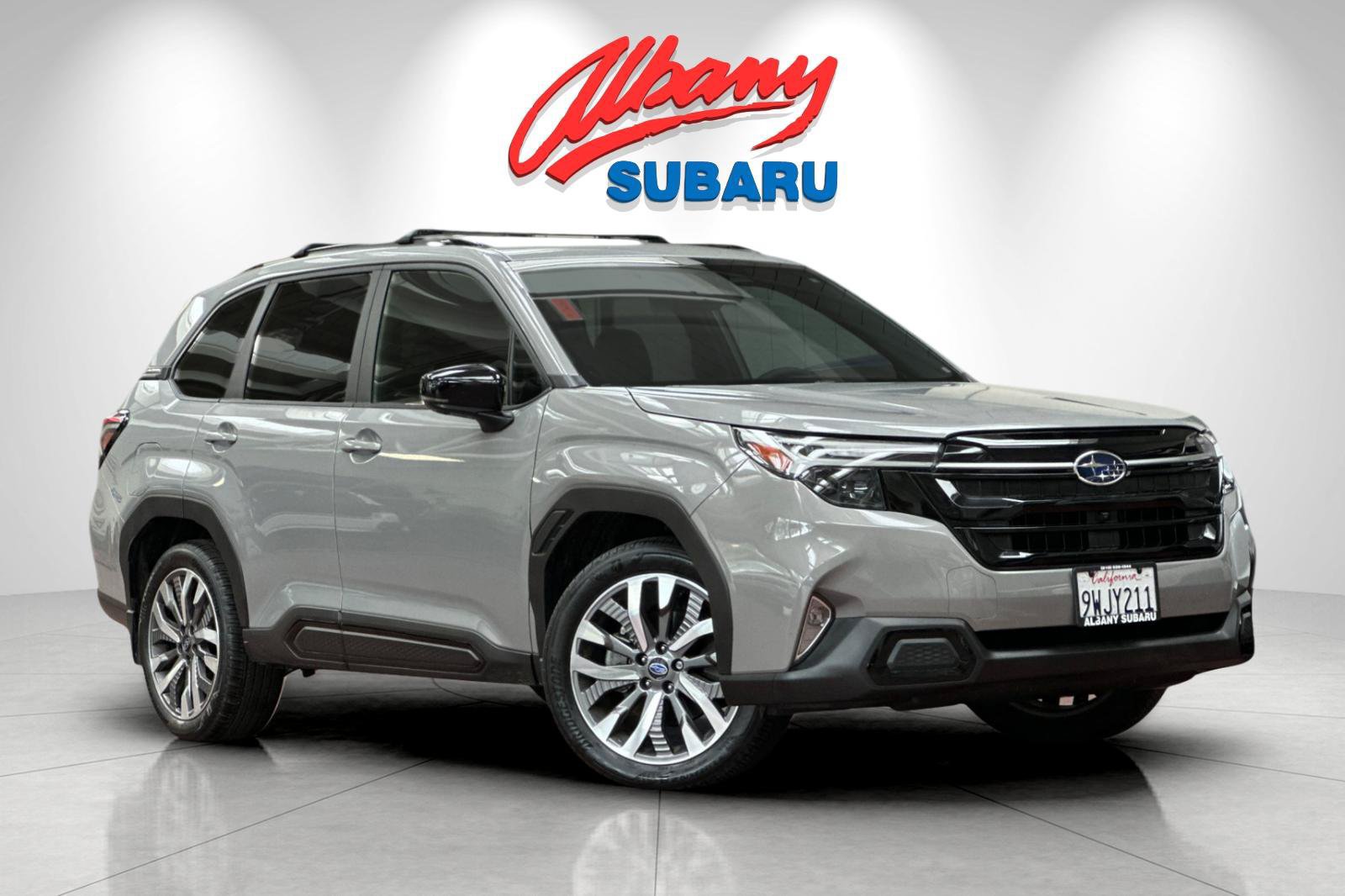 Used 2025 Subaru Forester Touring w/ Popular Package - Touring AWD/4WD image 2