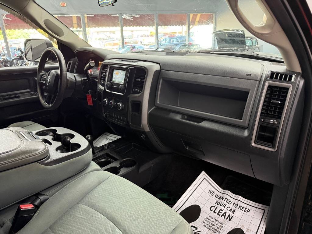 Used 2017 RAM 2500 Tradesman w/ Chrome Appearance Group AWD/4WD image 18