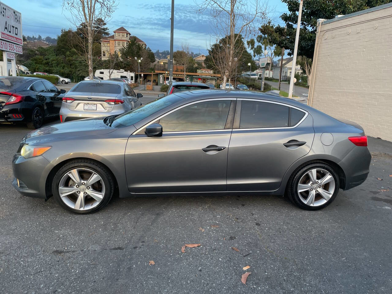Used 2014 Acura ILX w/ Technology Package image 4