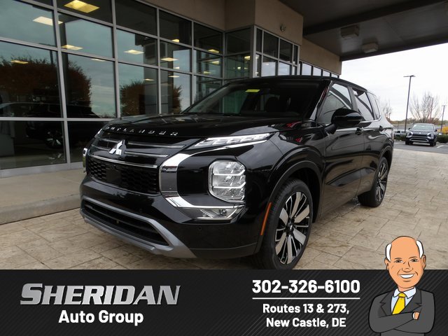 New 2025 Mitsubishi Outlander SE image 1