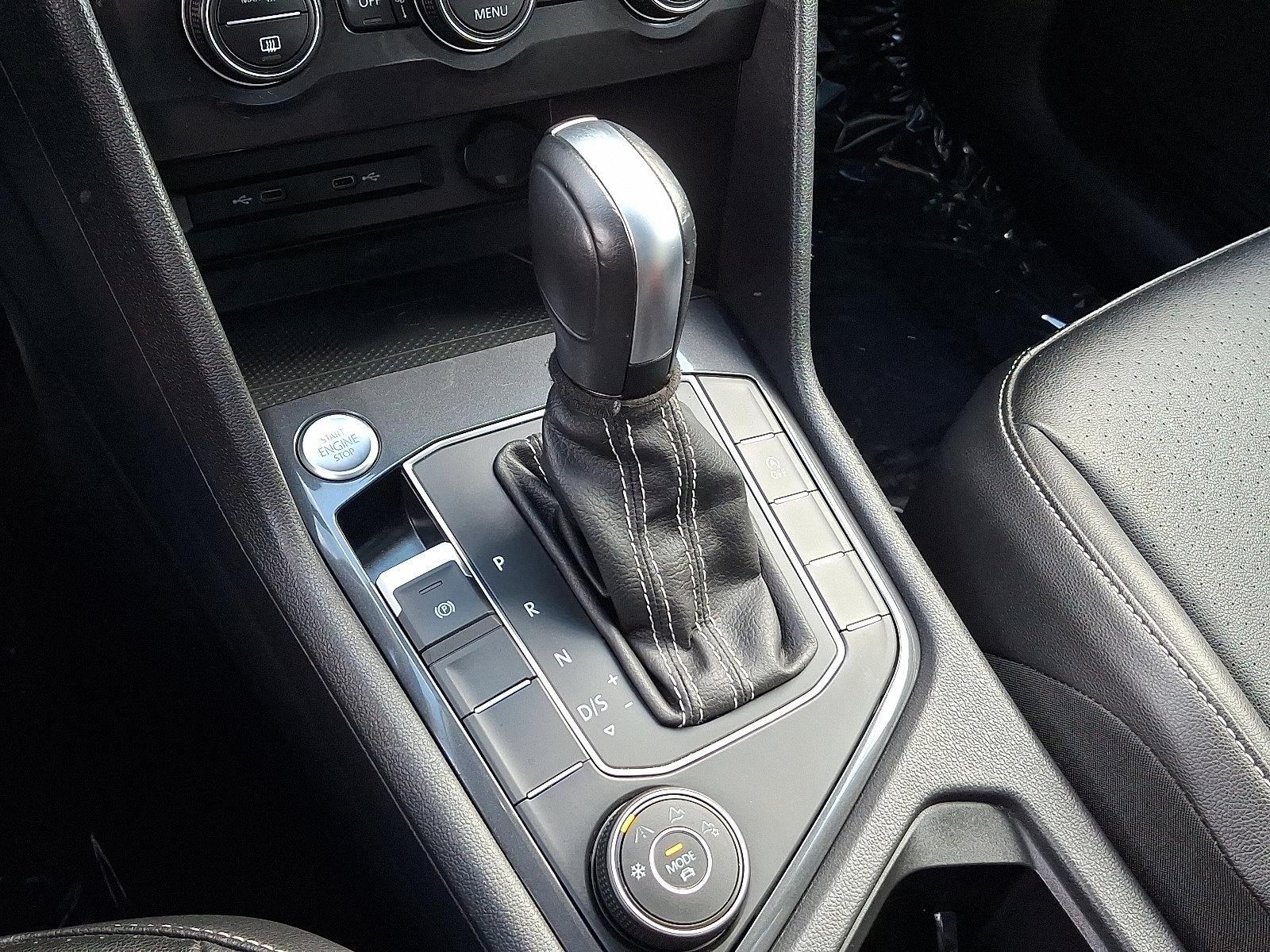 Certified 2021 Volkswagen Tiguan SE w/ Panoramic Sunroof Package image 18