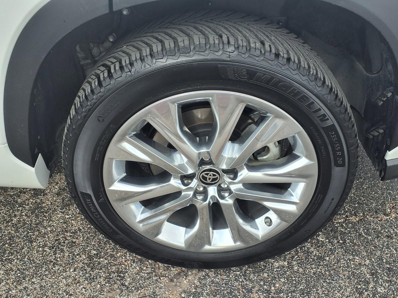 Used 2022 Toyota Highlander Limited image 25