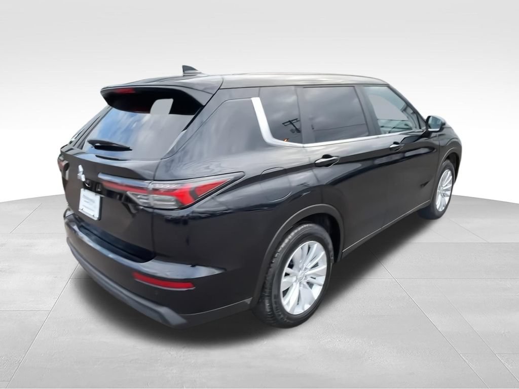 New 2026 Mitsubishi Outlander ES FWD image 8