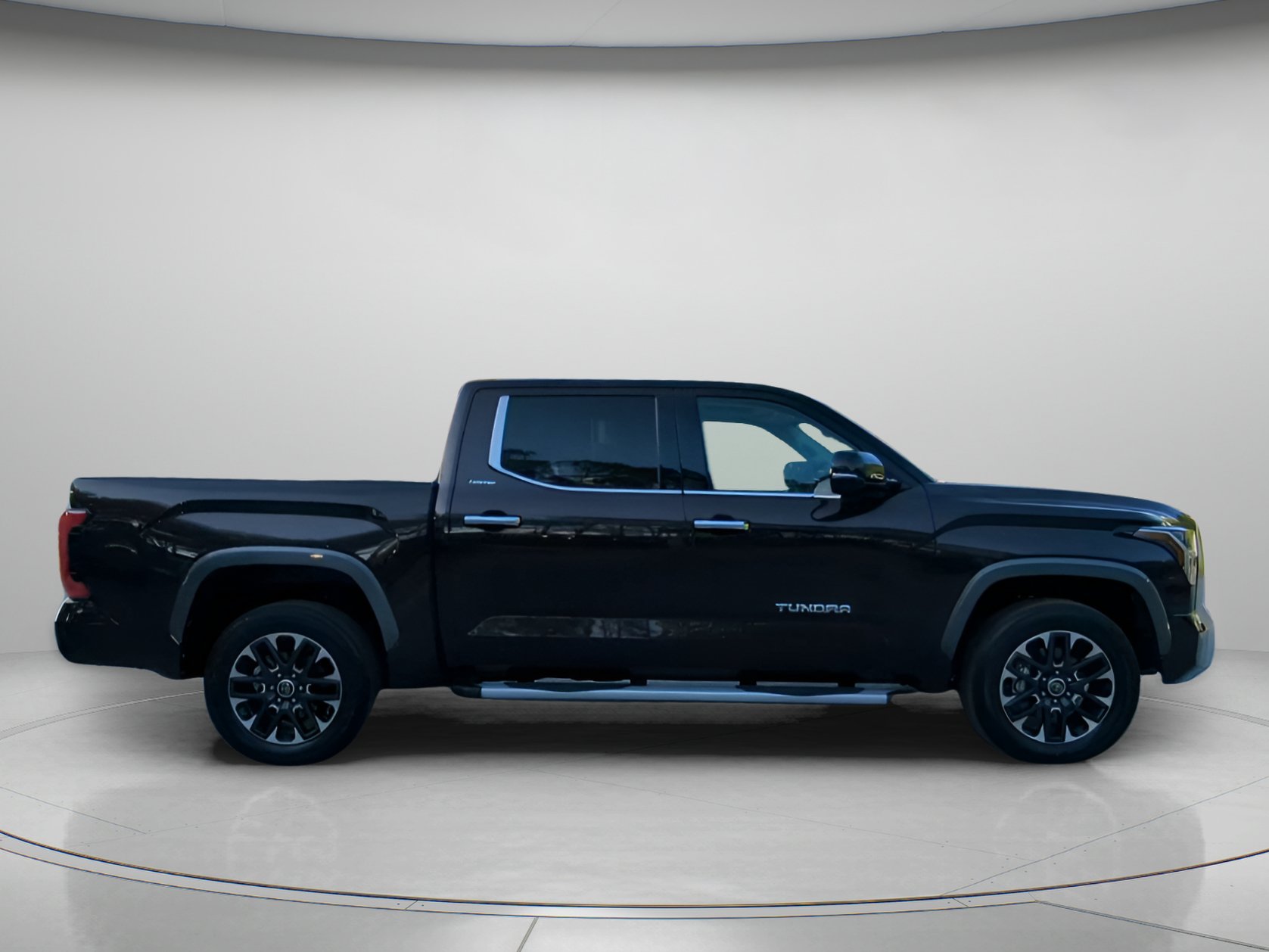 Used 2023 Toyota Tundra Limited AWD/4WD image 32