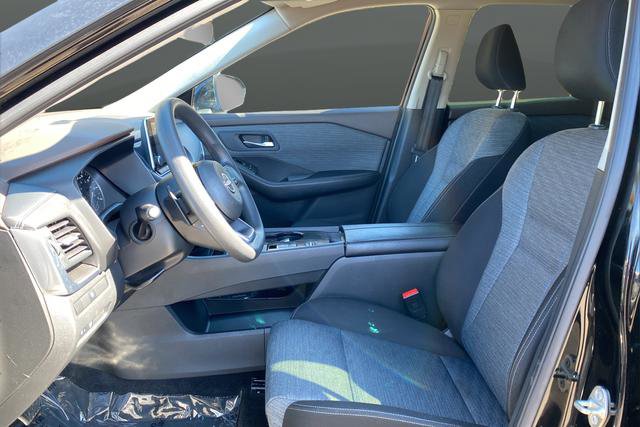 Used 2023 Nissan Rogue SV FWD image 9