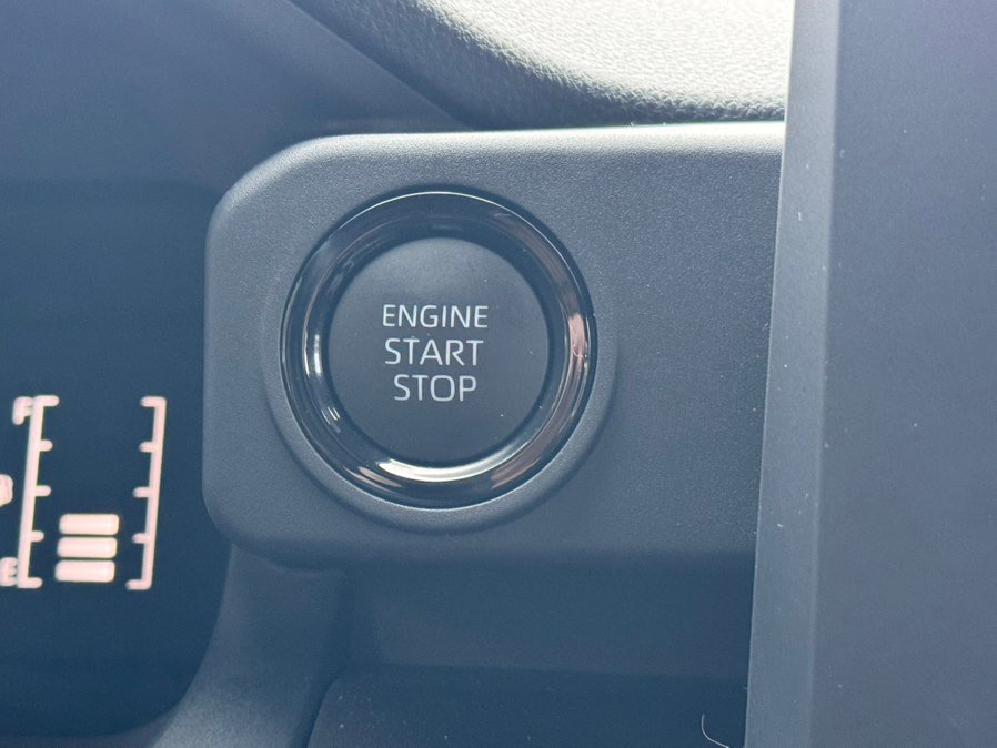 Used 2025 Toyota Tacoma SR5 image 23