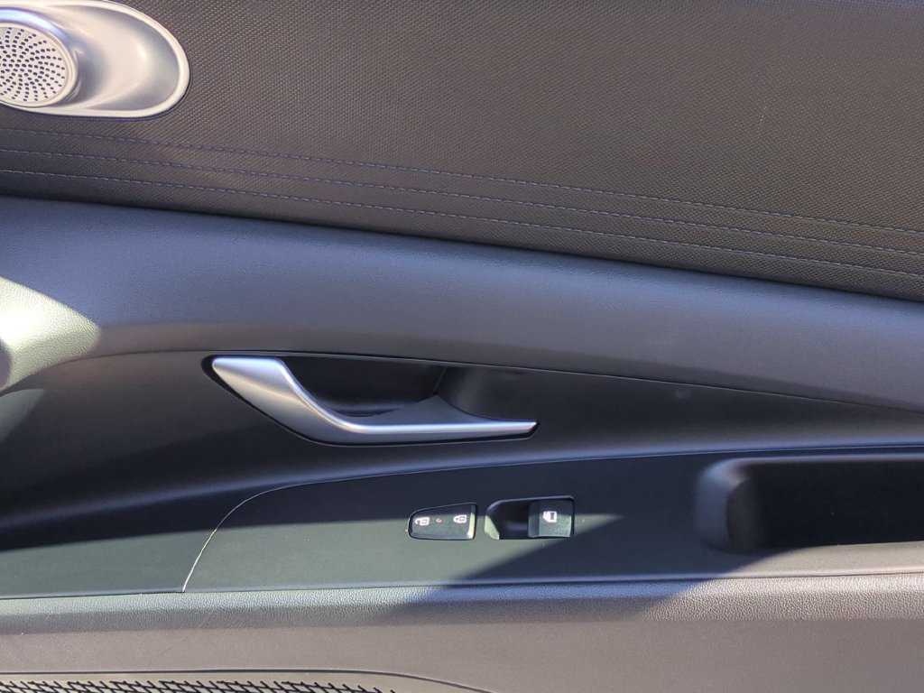 Used 2026 Hyundai Elantra Hybrid FWD image 30