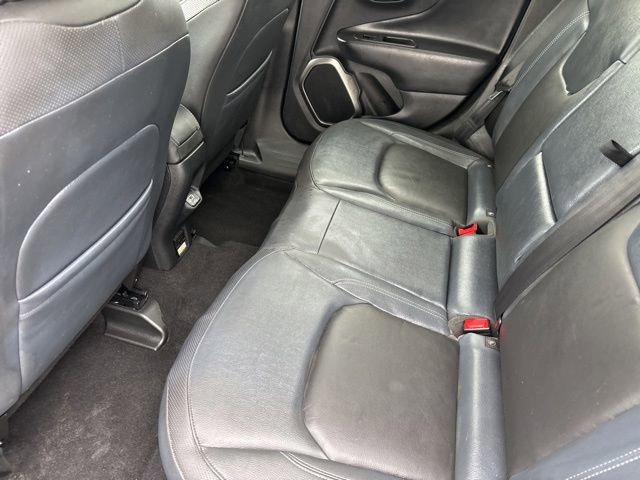 Used 2019 Jeep Renegade Limited w/ LED Lighting Group AWD/4WD image 30