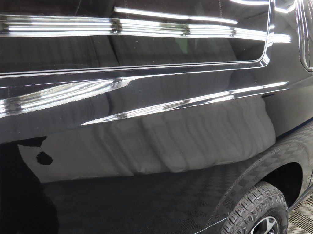 Used 2025 GMC Yukon XL AT4 w/ AT4 Premium Package image 33