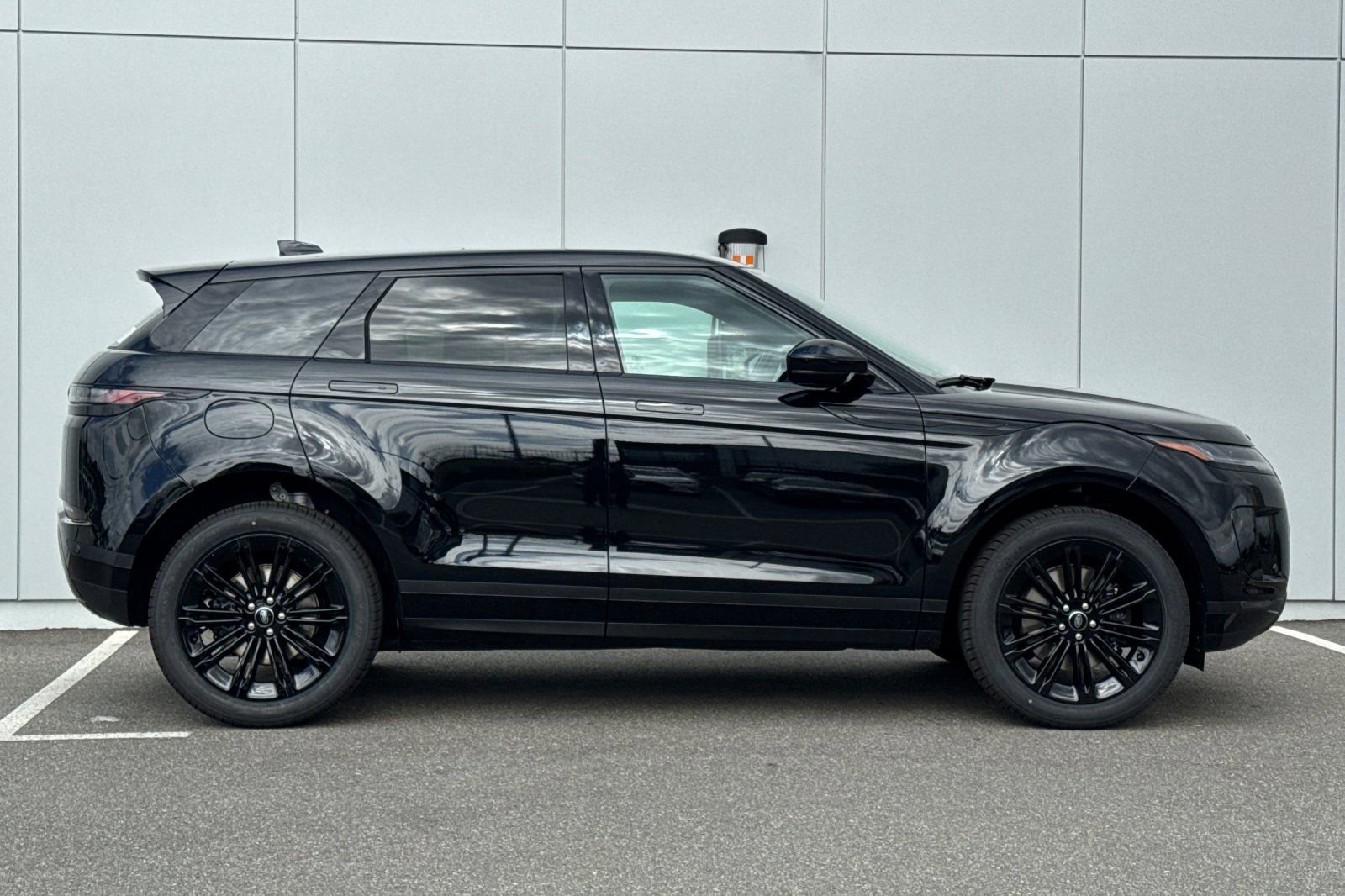New 2026 Land Rover Range Rover Evoque S AWD/4WD image 6