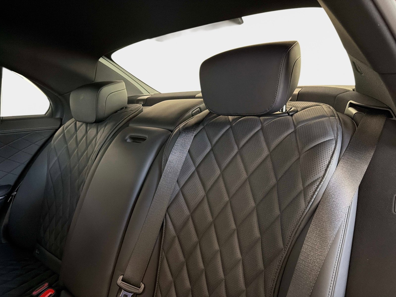 New 2025 Mercedes-Benz S 580 4MATIC Sedan image 9