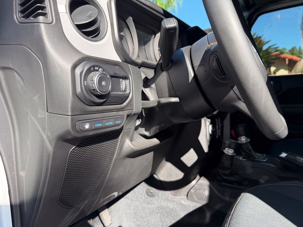 Used 2024 Jeep Wrangler Unlimited w/ Dual Top Group AWD/4WD image 21