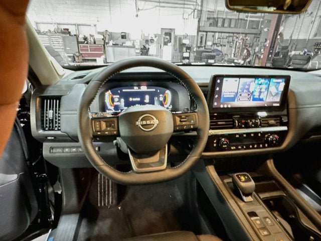 New 2026 Nissan Pathfinder Platinum w/ Accent Package AWD/4WD image 10