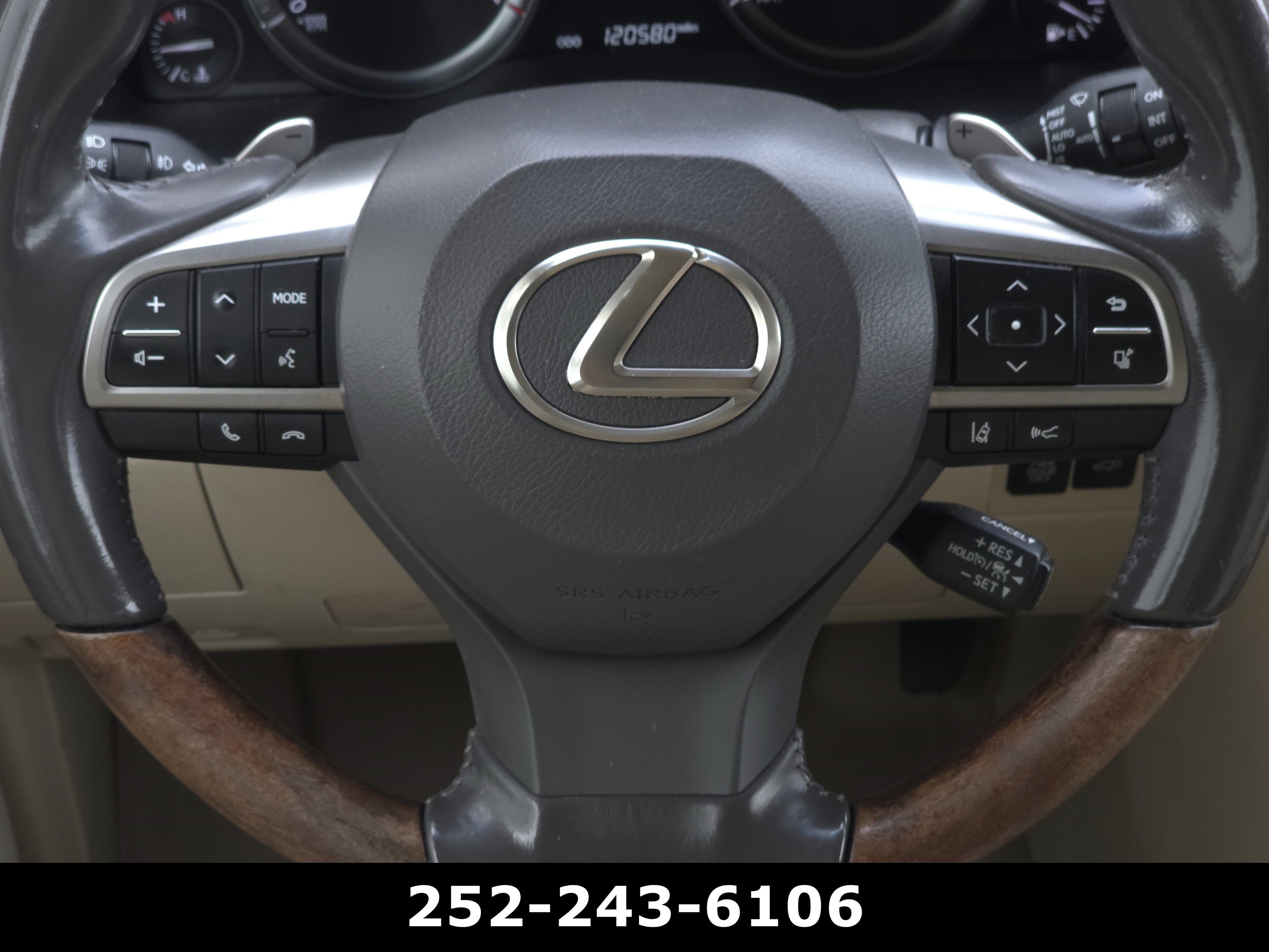 Used 2016 Lexus LX 570 4WD w/ Luxury Package image 28