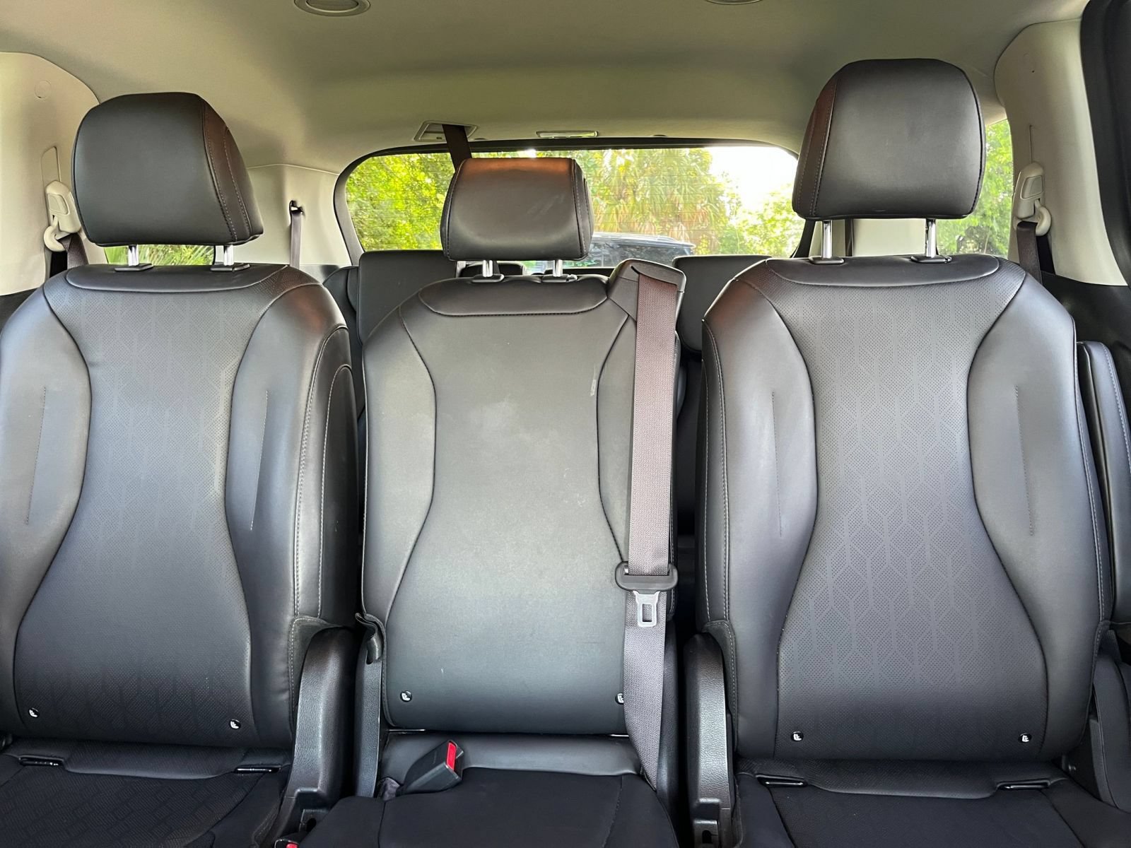 Used 2026 Kia Carnival FWD image 39
