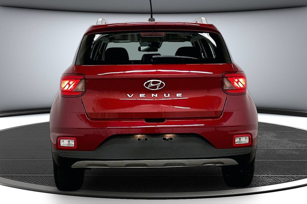 Used 2023 Hyundai Venue SEL FWD image 5