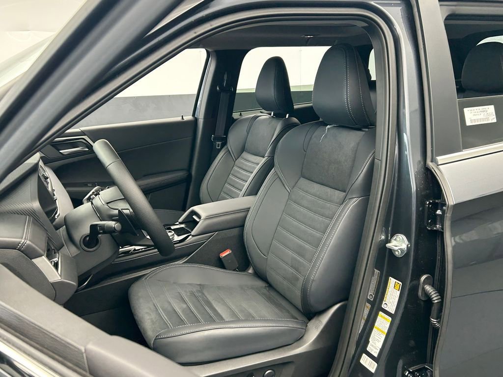 New 2026 Mitsubishi Outlander SE FWD image 10