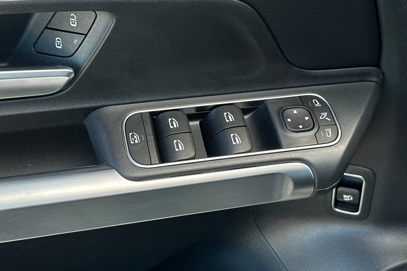 New 2026 Mercedes-Benz GLB 250 image 23