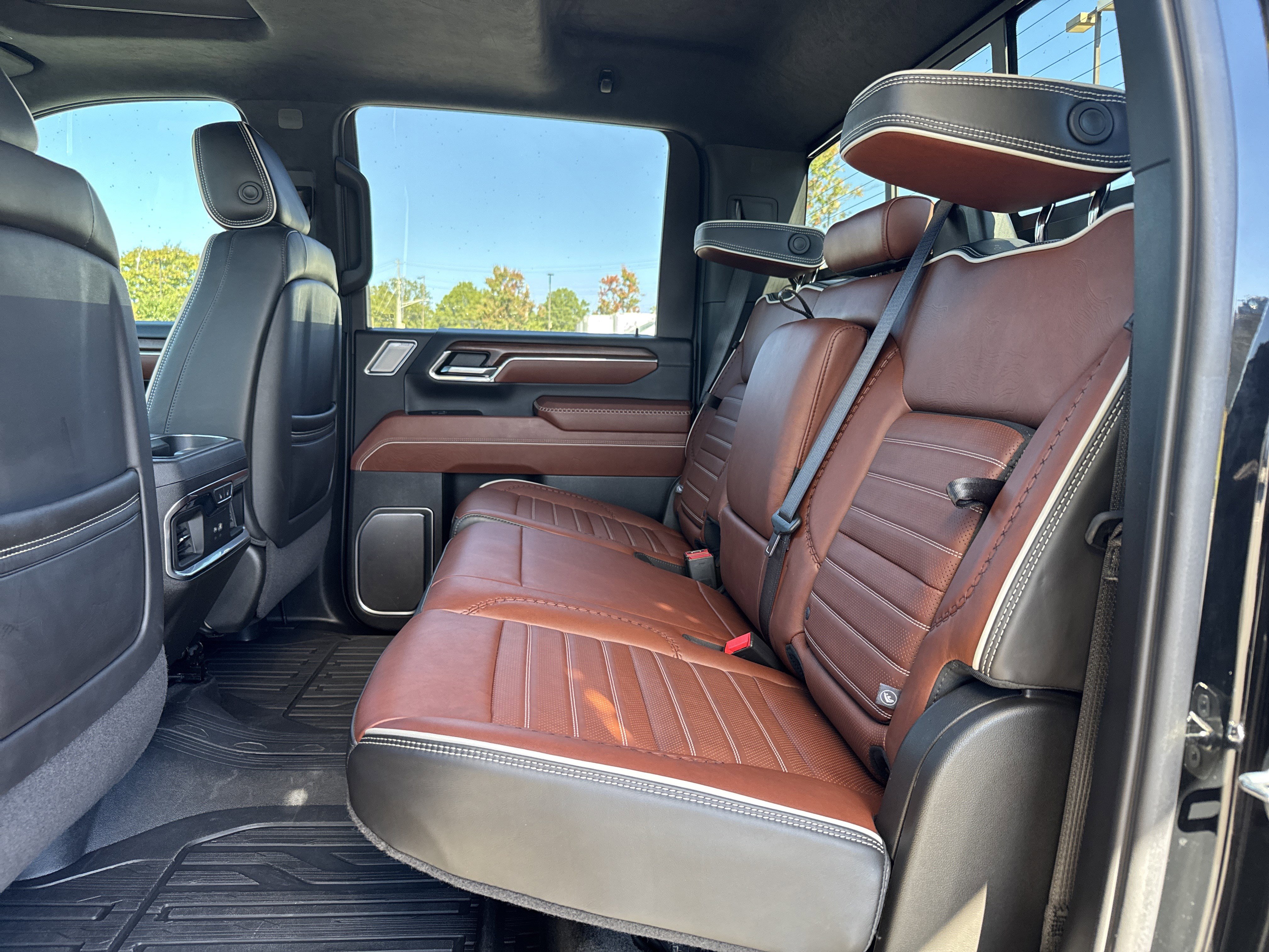 Used 2024 GMC Sierra 2500 Denali Ultimate image 30