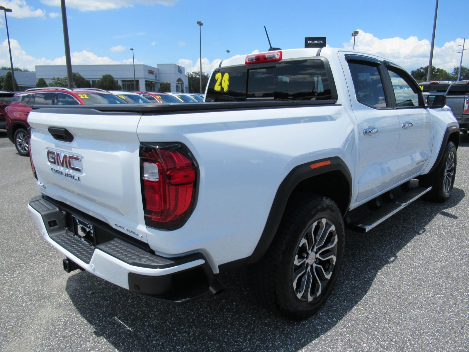 Used 2024 GMC Canyon Denali AWD/4WD image 8