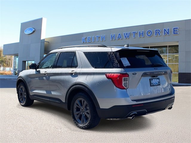 Certified 2022 Ford Explorer XLT w/ Equipment Group 202A image 4