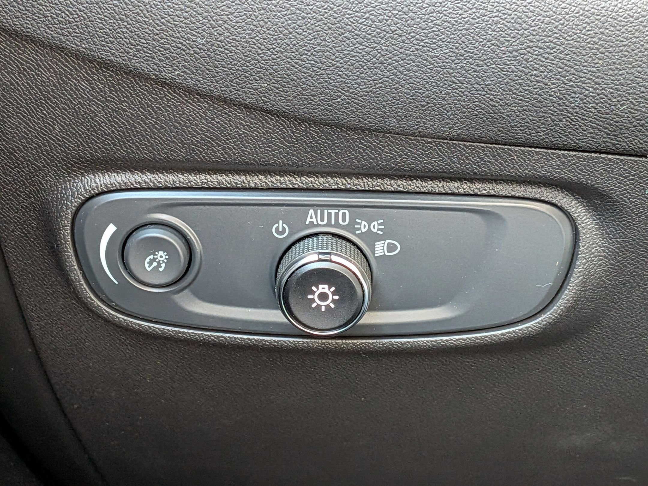 Used 2024 Chevrolet Equinox LT AWD/4WD image 17