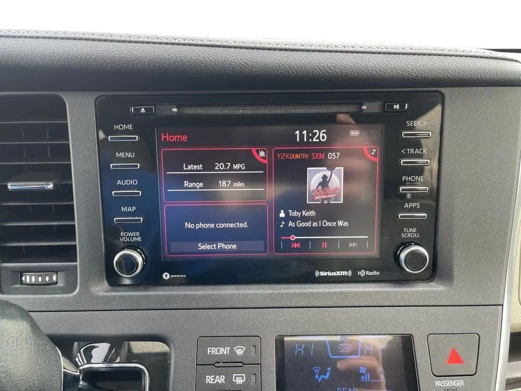 Used 2019 Toyota Sienna XLE image 25