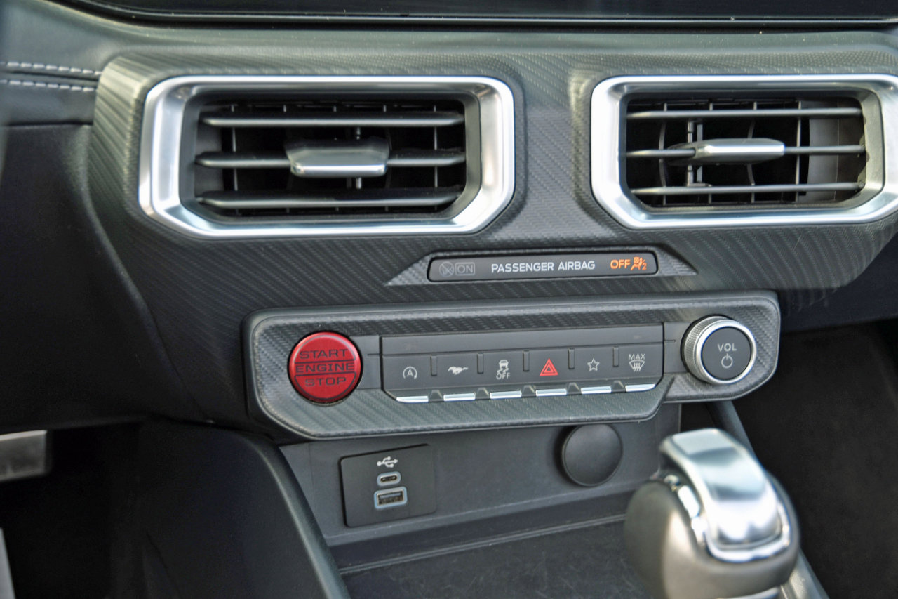 Used 2025 Ford Mustang Premium image 24