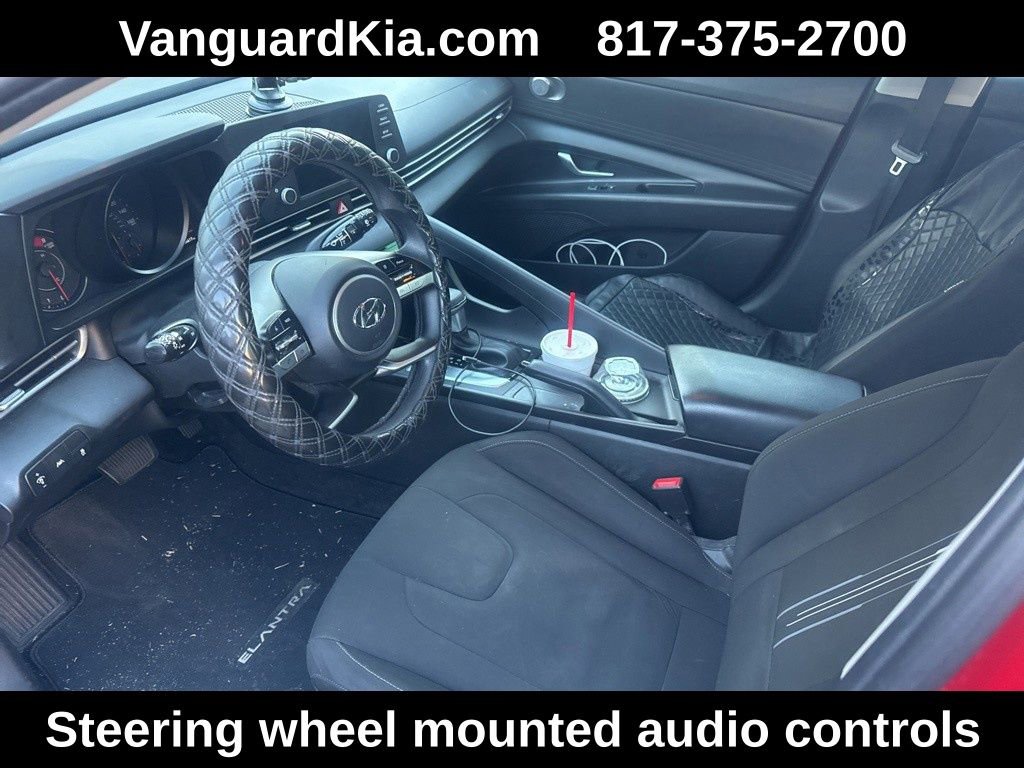Used 2022 Hyundai Elantra SEL image 2