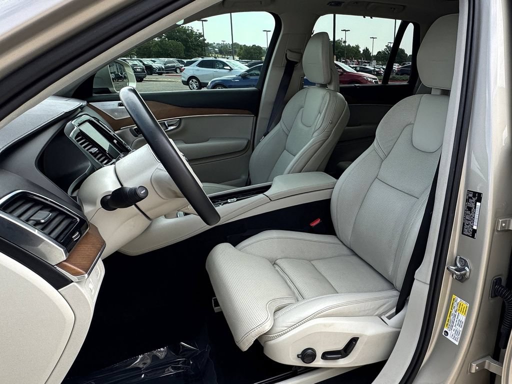 Used 2016 Volvo XC90 T6 Inscription w/ Vision Package AWD/4WD image 19