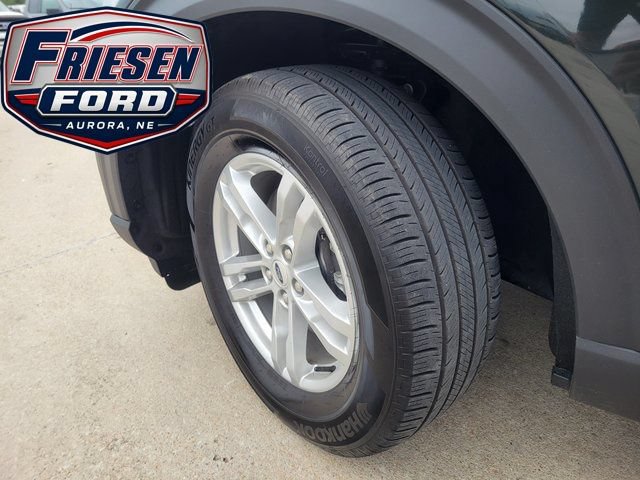 Used 2023 Ford Explorer XLT w/ Equipment Group 202A AWD/4WD image 9