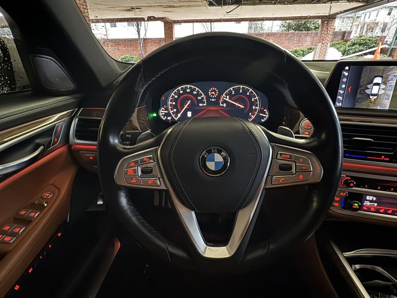 Used 2018 BMW 750i xDrive image 18