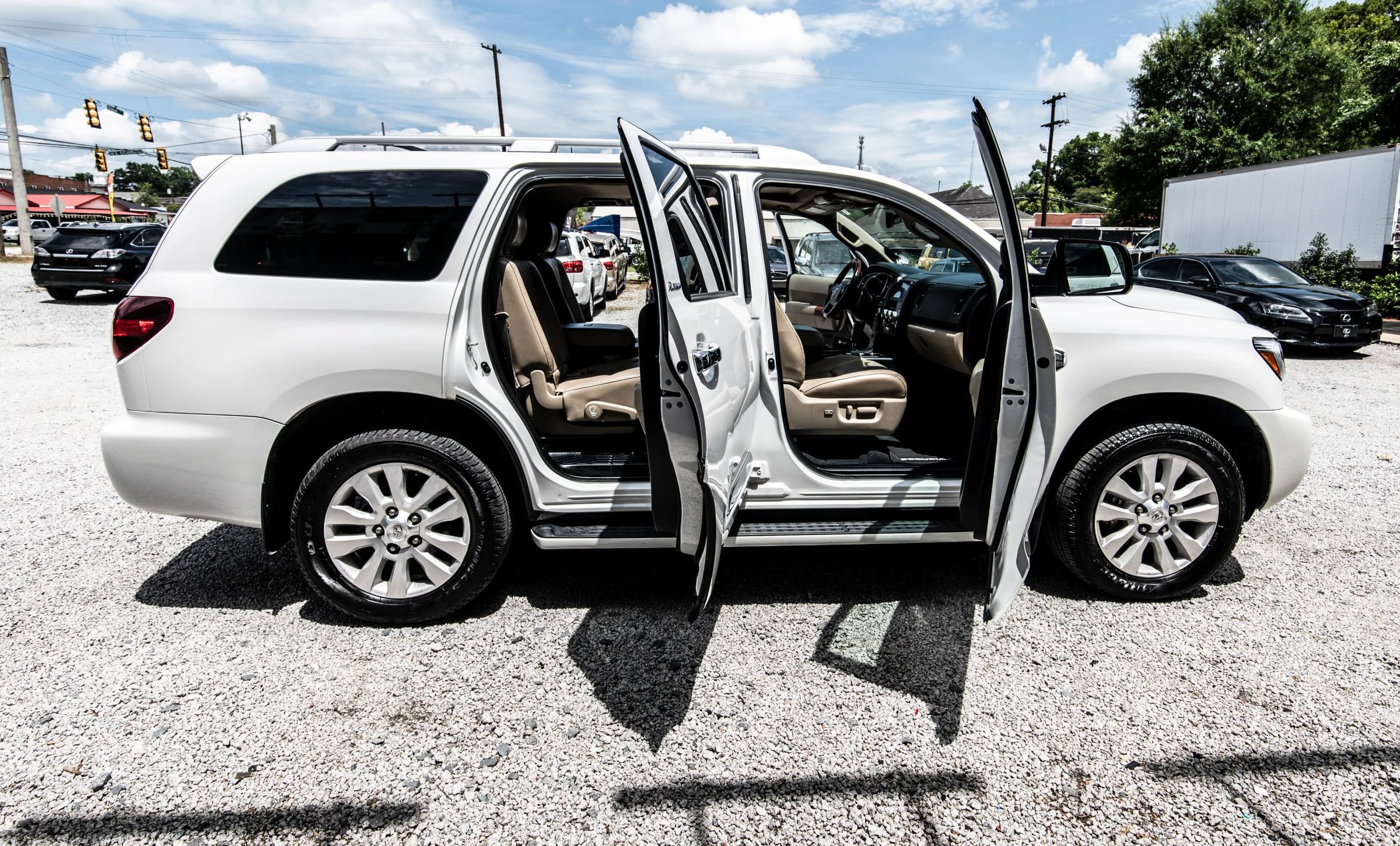 Used 2020 Toyota Sequoia Platinum RWD image 17