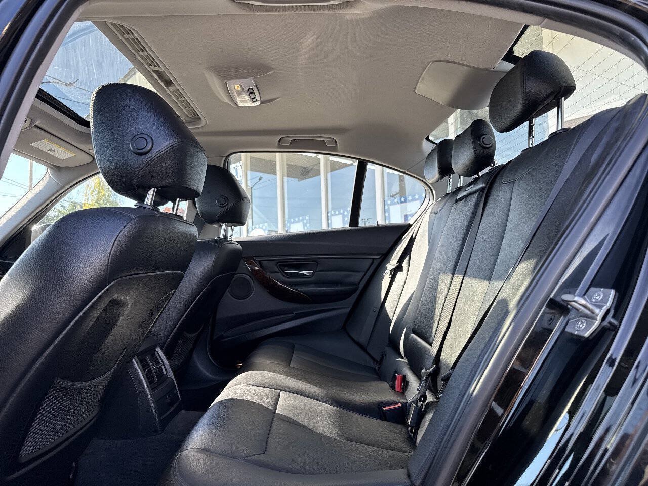 Used 2013 BMW 328i Sedan RWD image 25