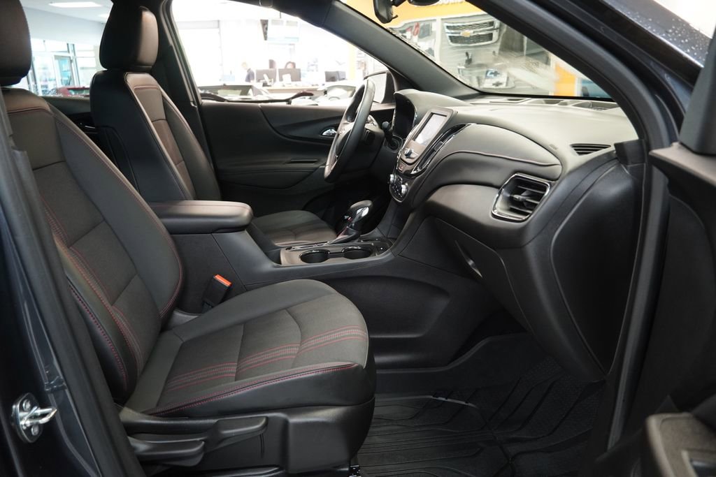 Used 2022 Chevrolet Equinox RS w/ LPO, Floor Liner Package AWD/4WD image 36