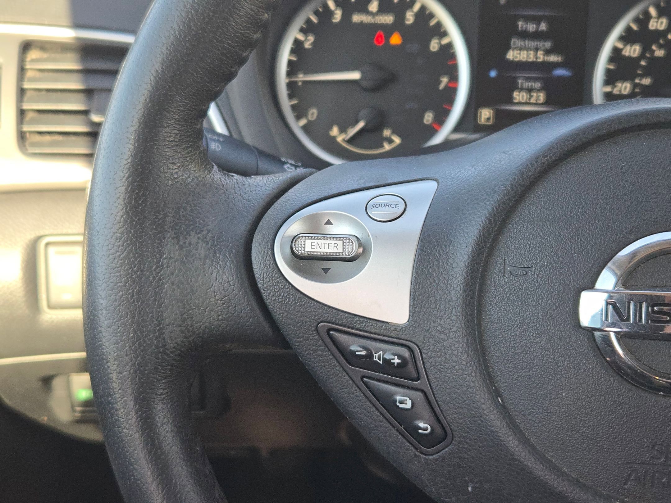 Used 2018 Nissan Sentra SR w/ SR Midnight Edition Package image 22