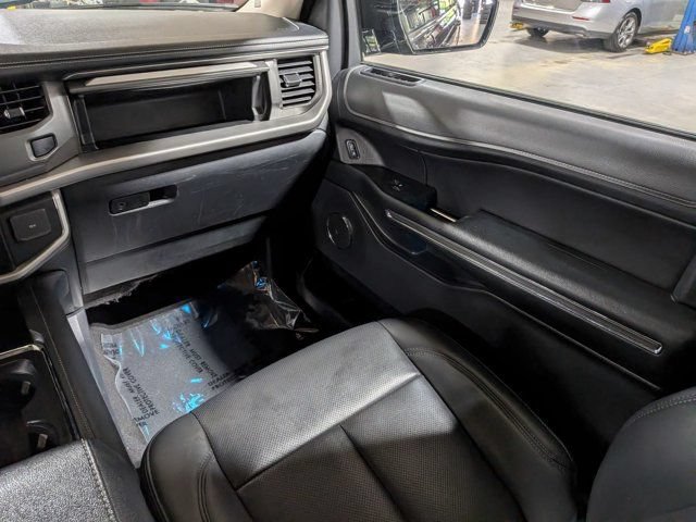 Used 2024 Ford Expedition XLT RWD image 16