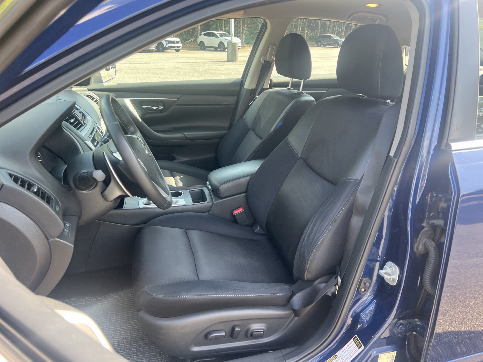Used 2017 Nissan Altima 2.5 SR FWD image 16