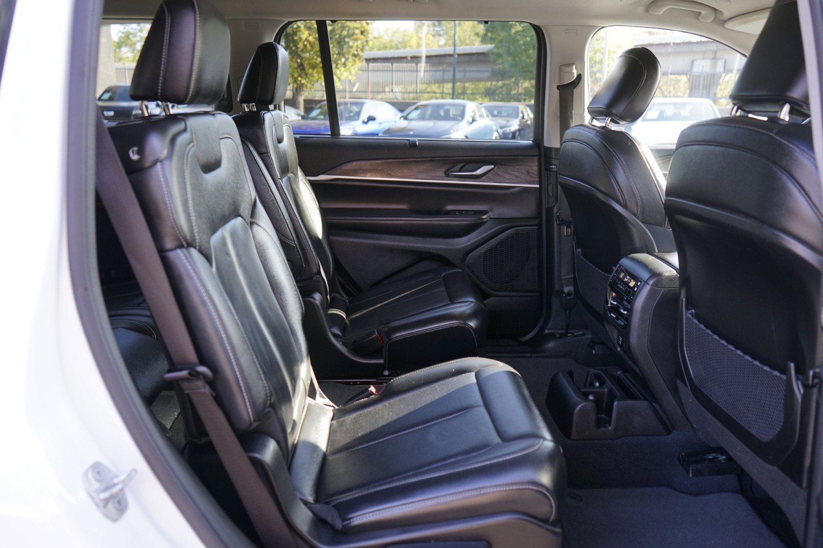 Used 2023 Jeep Grand Cherokee L Limited w/ Luxury Tech Group II image 20