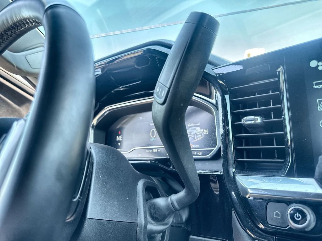 Used 2023 Chevrolet Silverado 1500 LT AWD/4WD image 20