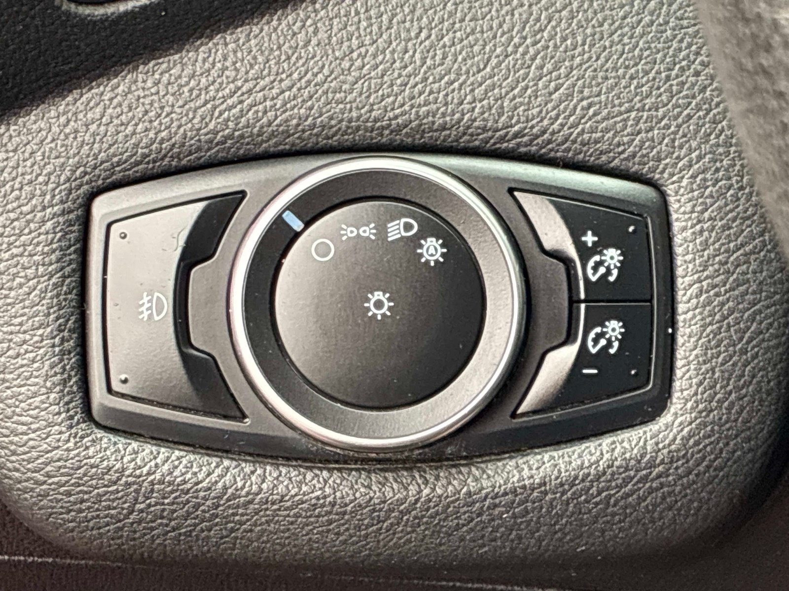 Used 2016 Ford Escape SE AWD/4WD image 22