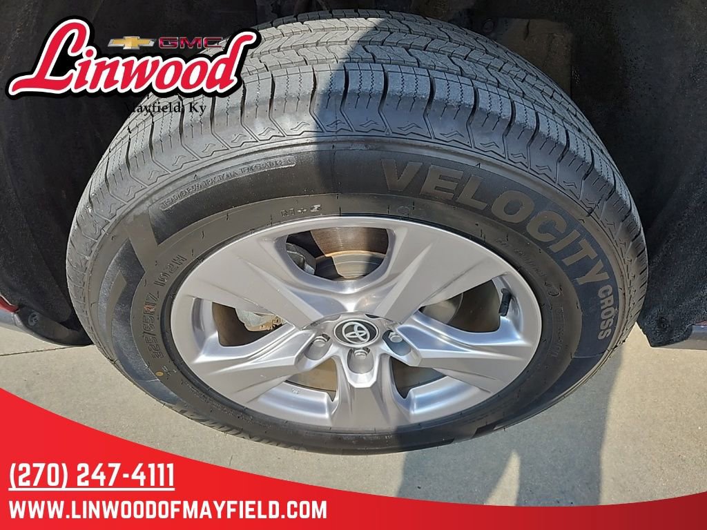 Used 2023 Toyota RAV4 XLE image 6