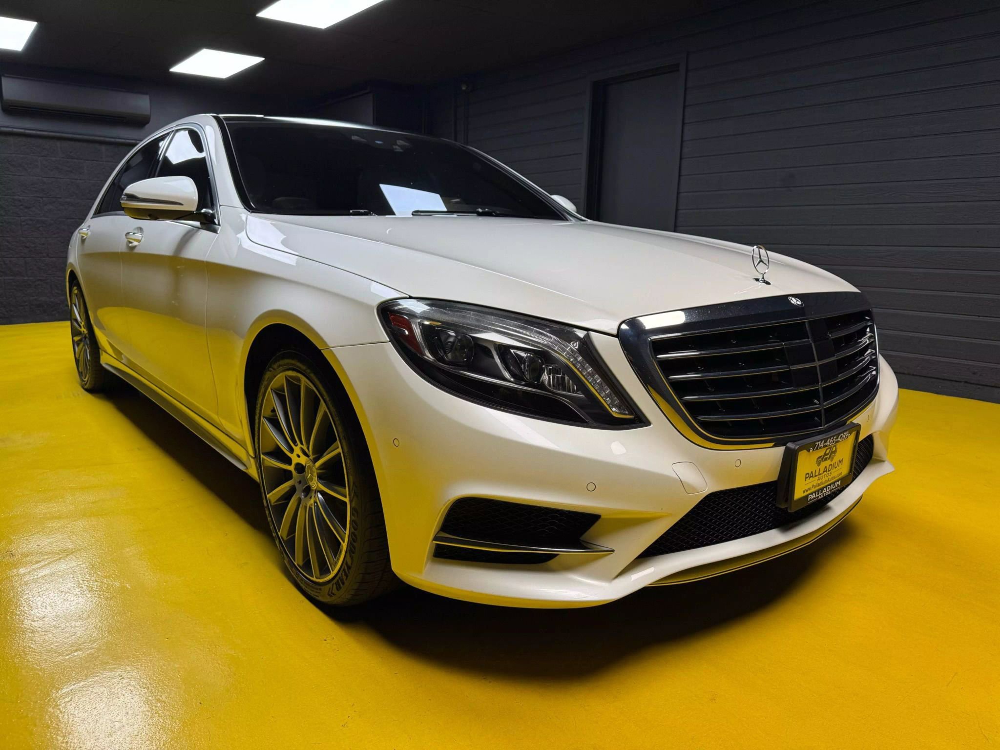 Used 2016 Mercedes-Benz S 550 Sedan image 3