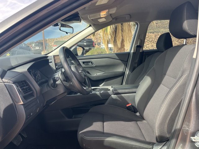 Used 2024 Nissan Rogue S FWD image 2